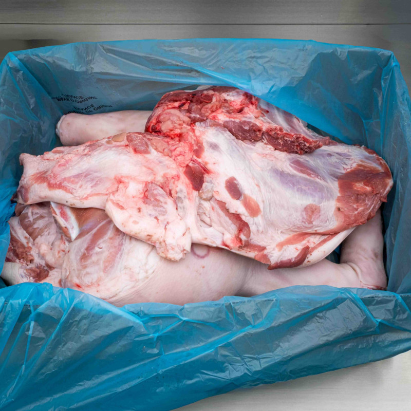 Demi-porc sans t&ecirc;te ni abats 41 kg env. | Calidel Pro
